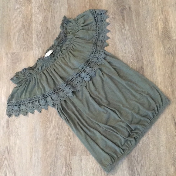 Alter’d State Khaki Green Off the Shoulder Shirt - Picture 1 of 2